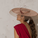TOCADO INVITADA LEAH ALQUILER