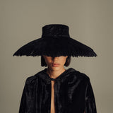 TOCADO INVITADA Lil Couture