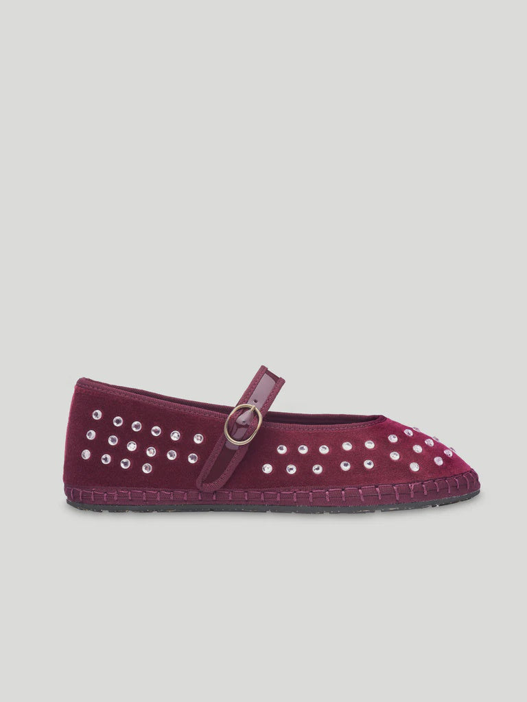 Mae Burgundy Flabelus