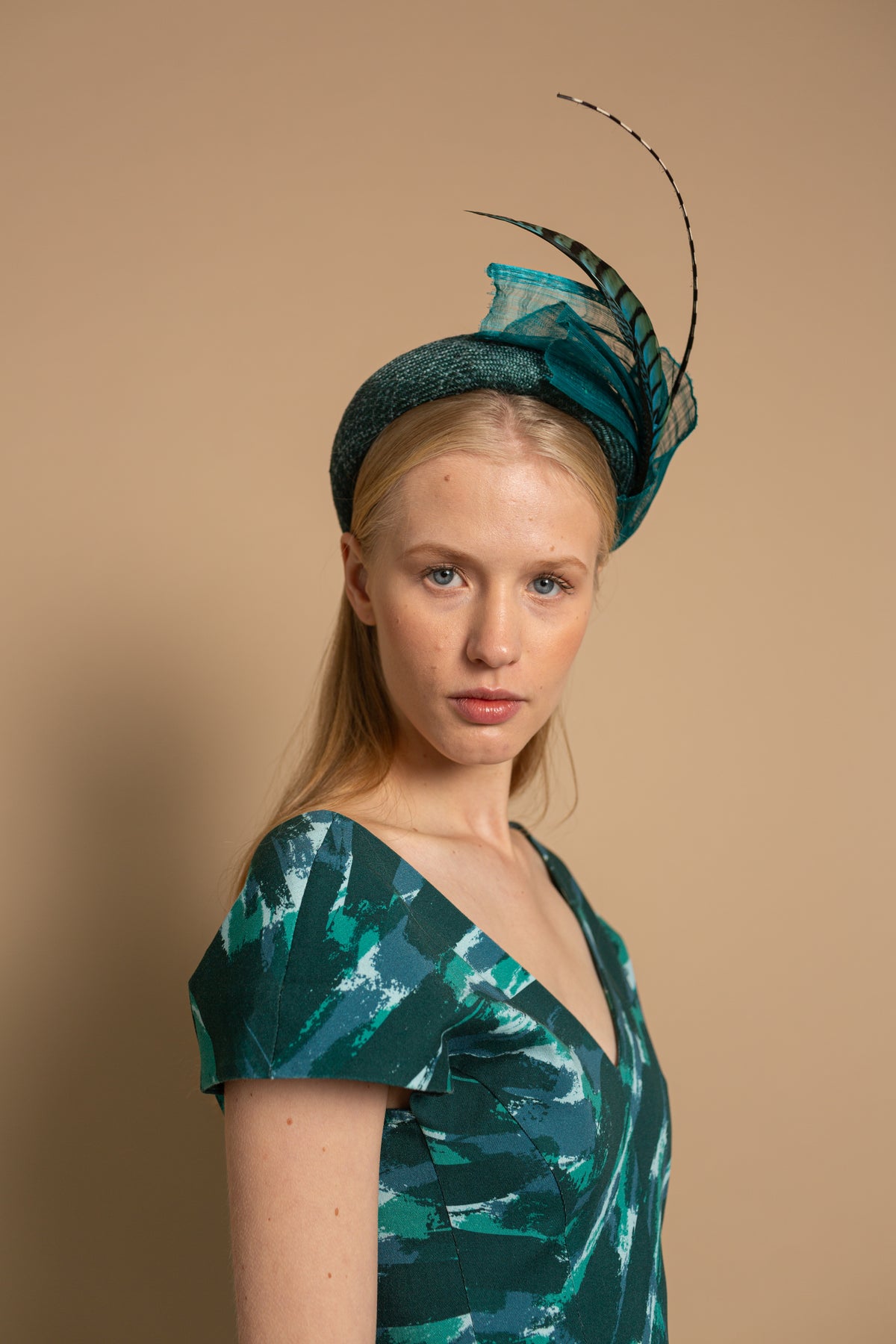 GUEST HEADDRESSES BLUS FOR RENT