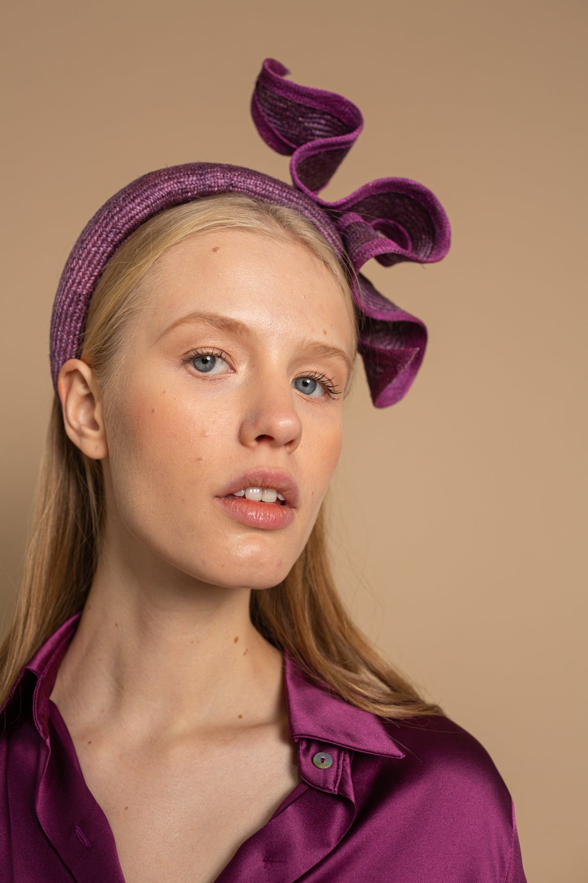 ALAR GUEST HEADDRESSES