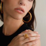 THEODORE. Anillo Sabine