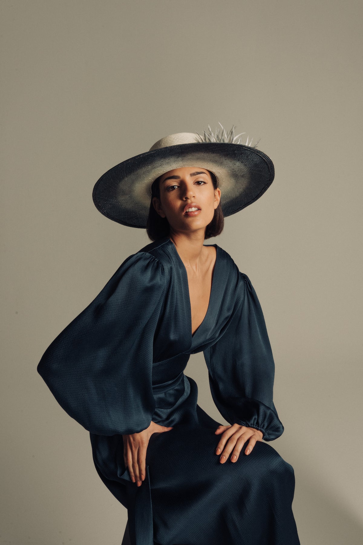 TOCADO INVITADA Enki Couture