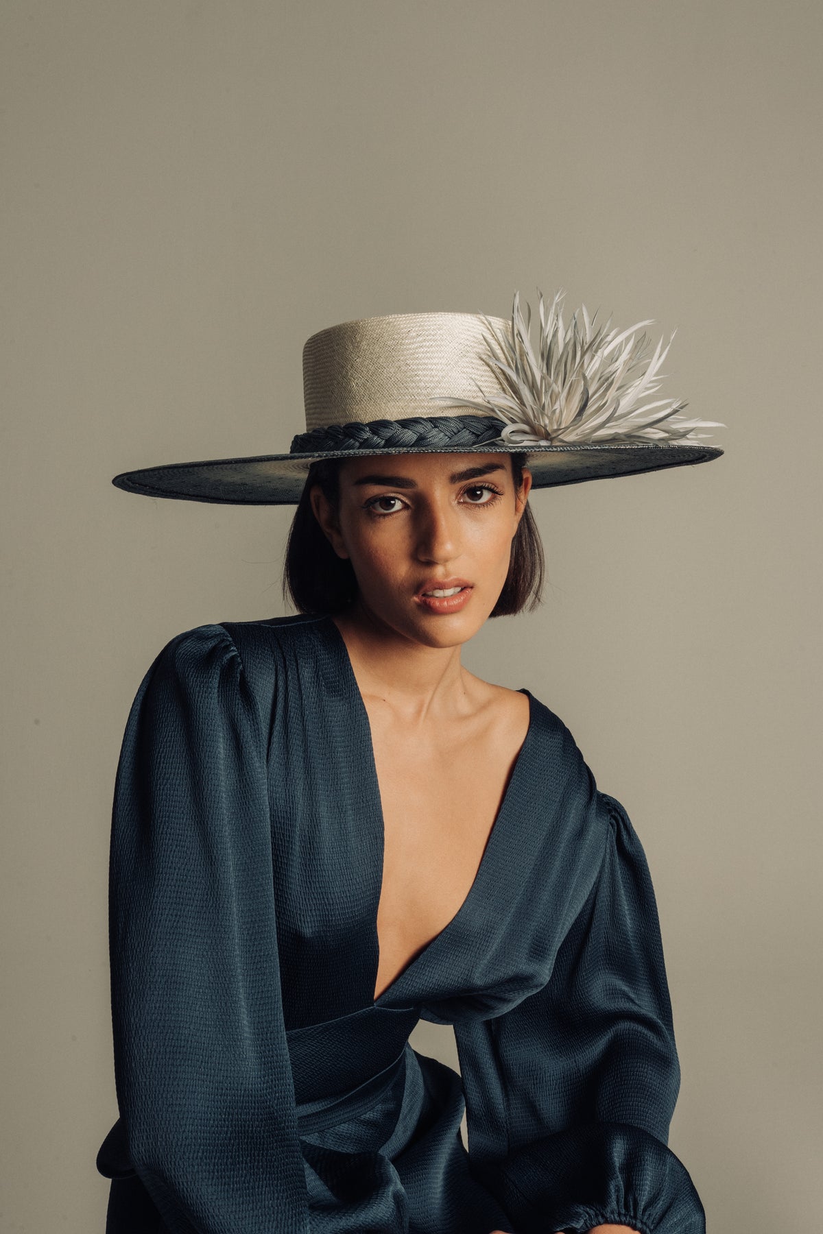 TOCADO INVITADA Enki Couture