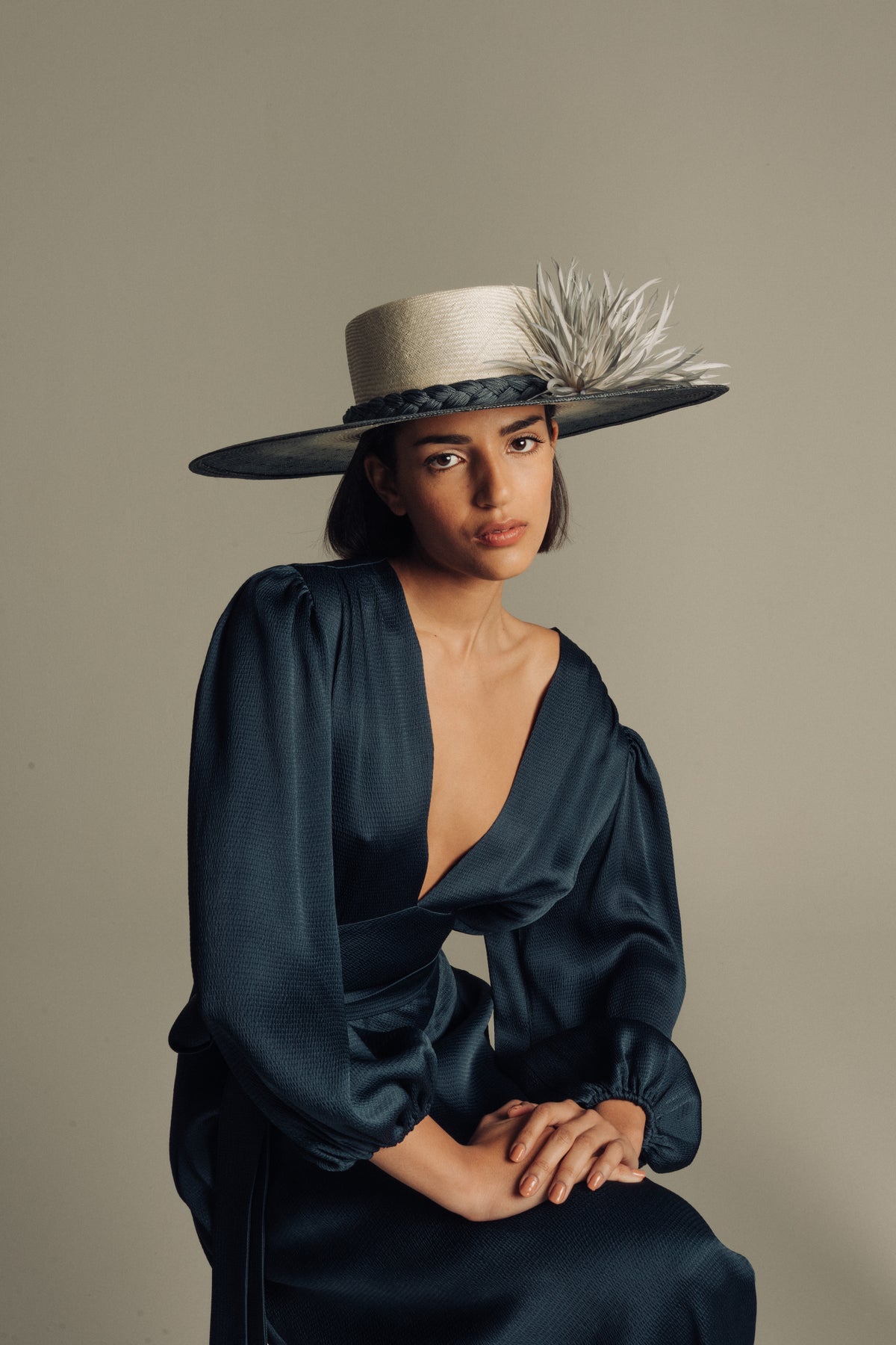 TOCADO INVITADA Enki Couture