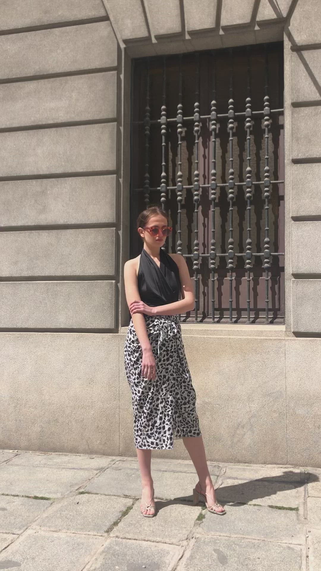 Cargar vídeo: Falda Patrizia Animal Print